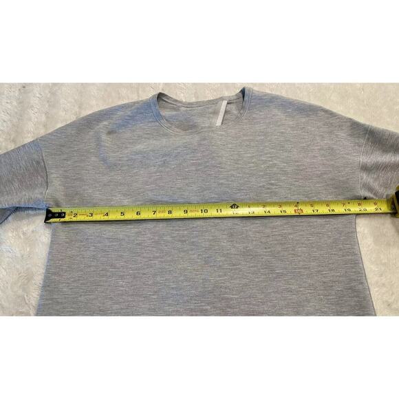 Lululemon Women’s Minimal Gray Top Short Sleeve Crop Peekaboo Open Back FLAWED - Picture 7 of 9